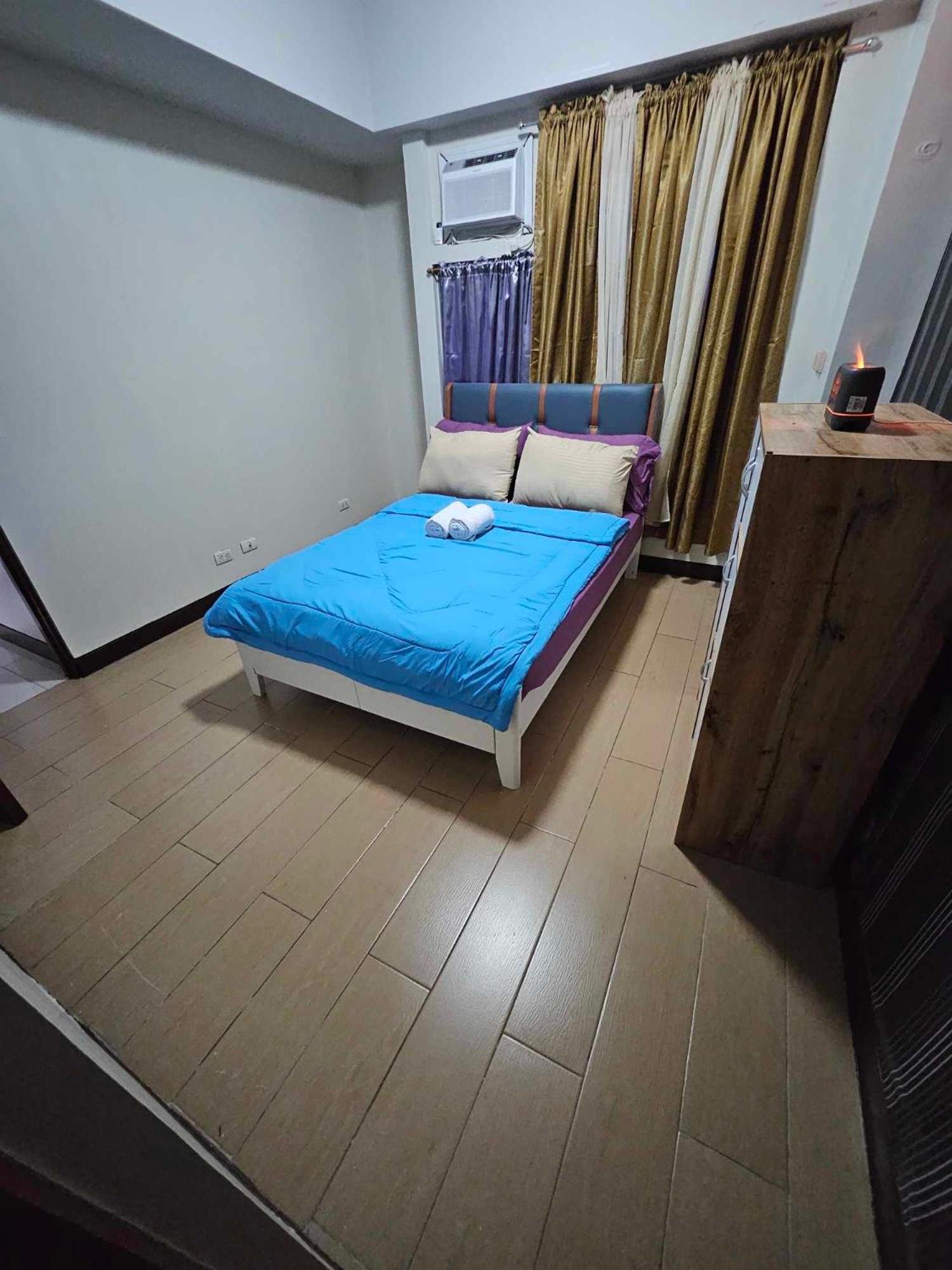Cubao Manhattan Heights Unit 5A Tower C Quezon City Exterior photo