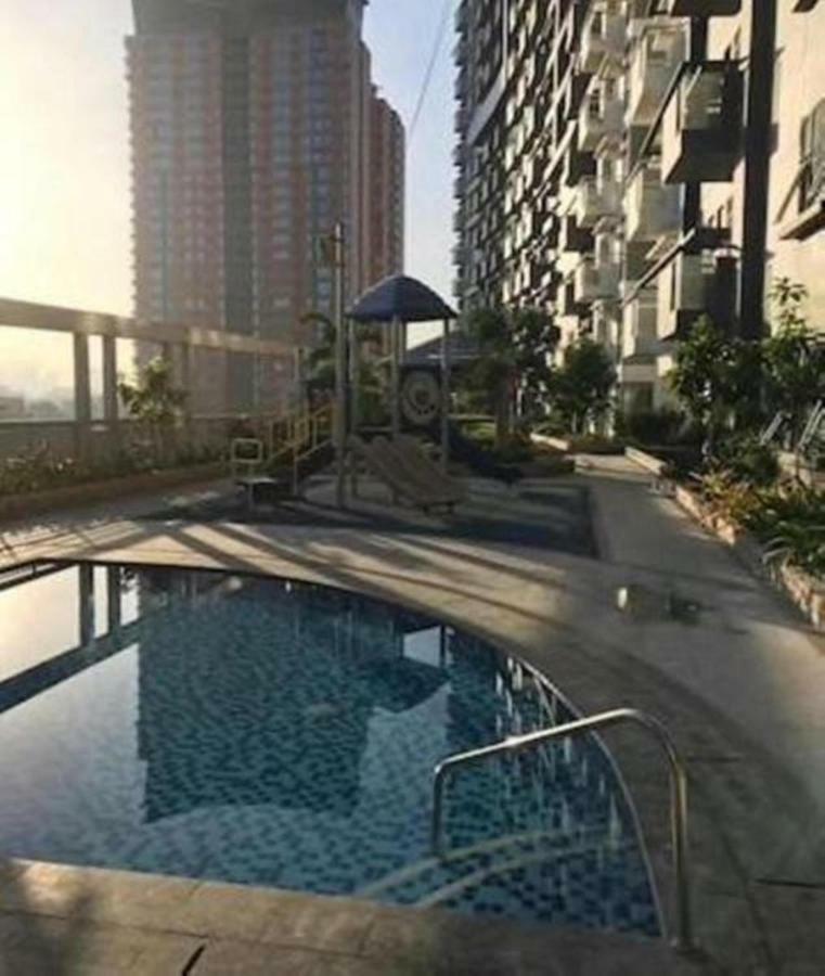 Cubao Manhattan Heights Unit 5A Tower C Quezon City Exterior photo