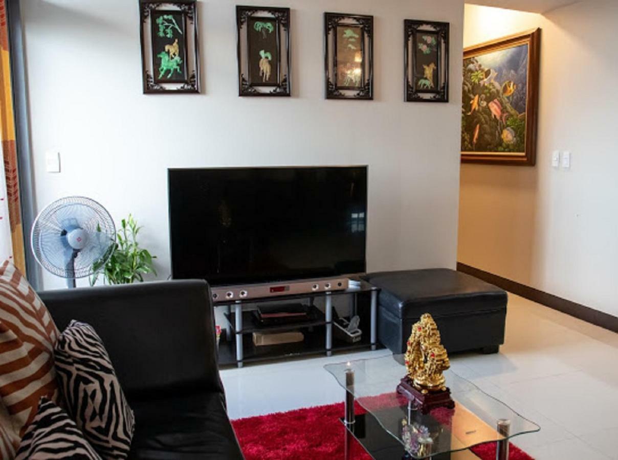 Cubao Manhattan Heights Unit 5A Tower C Quezon City Exterior photo