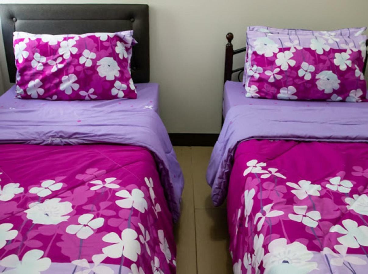 Cubao Manhattan Heights Unit 5A Tower C Quezon City Exterior photo