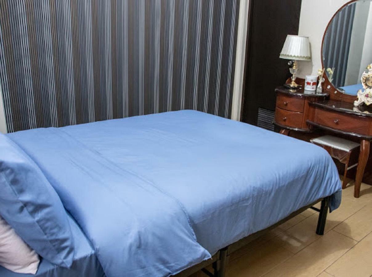 Cubao Manhattan Heights Unit 5A Tower C Quezon City Exterior photo